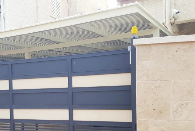 סככות לרכב - פרופילי הצללה מאלומיניום - סככה לרכב משלבי הצללה