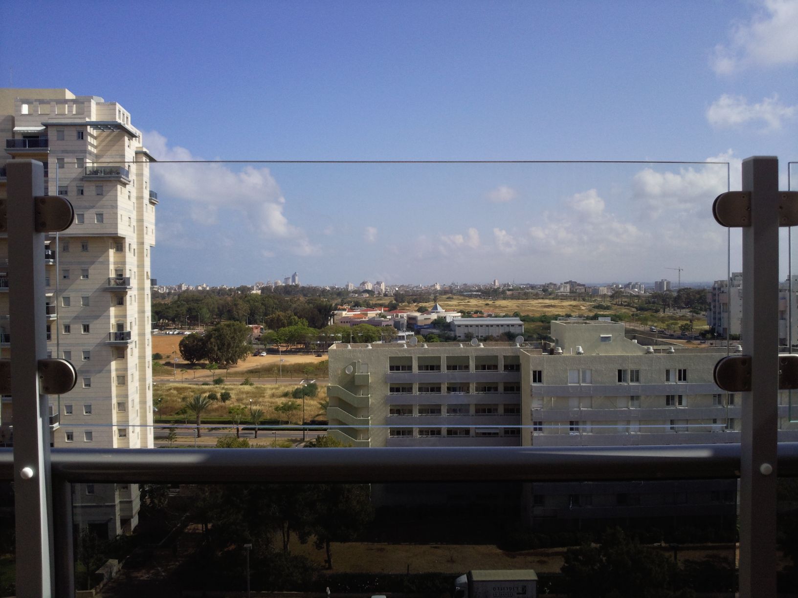 סורגים - הגבהת מעקה מרפסת מזכוכית - הגבהת מעקה מרפסת מזכוכית