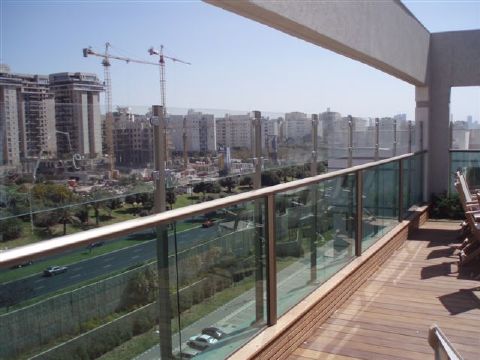 סורגים - הגבהת מעקה מרפסת מזכוכית - הגבהת מעקה מרפסת מזכוכית